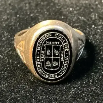 10k Gold Signet Style Madison College Ring (Size 6.25) (6.51 Grams)