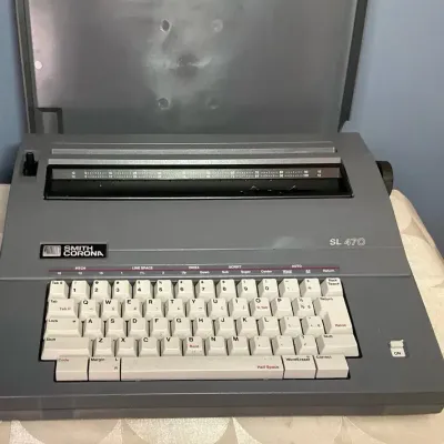 Smith Corona Typewriter SL 470