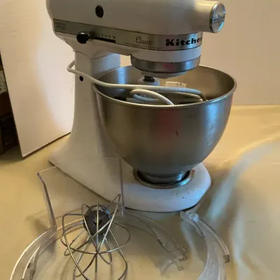 Kitchen Aid Classic White Tilt Head Stand Mixer 