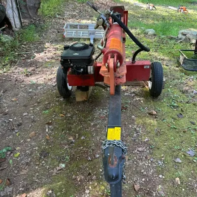 Huskee Log Splitter