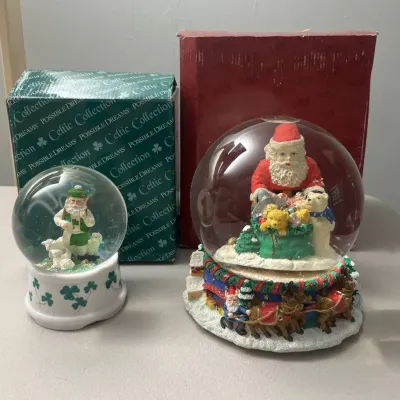 Christmas Snow Globes (2)