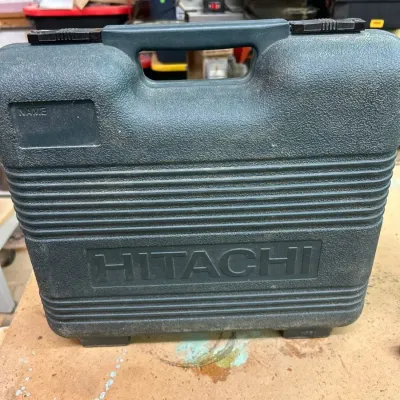 Hitachi Finish Nailer With Case 