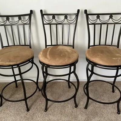 Set of 3 Decorative Metal Swivel Barstools
