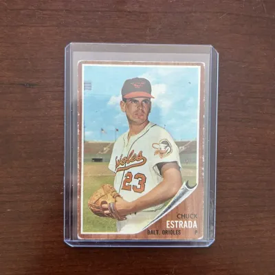 1962 Topps 'High Number' Baseball Card. Chuck Estrada - Baltimore Orioles. Card #560
