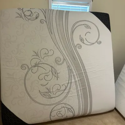 Sale Photo Thumbnail #12: King Memory Foam Mattress with Bedding
