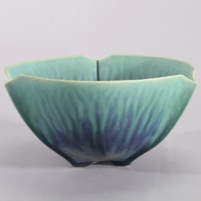 Sale Photo Thumbnail #150: Studio Art Pottery bowl