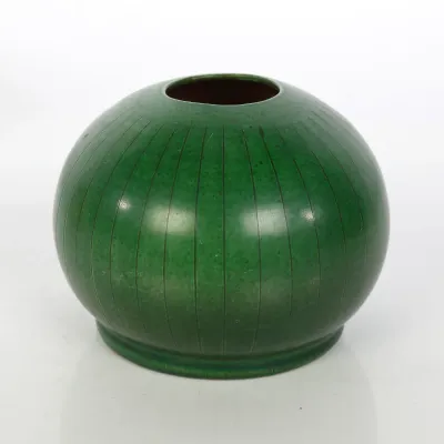 Sale Photo Thumbnail #148: Studio Art Pottery