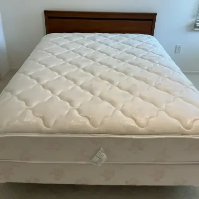 Mid-Century Modern Queen Bedroom Set with Orthopedic Ultra Plush Mattress