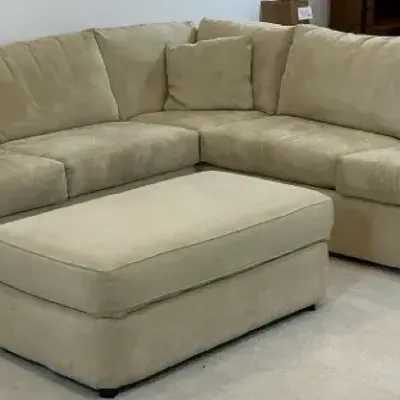 Sealy by Klausner Furniture Sectional Sofa with Ottoman