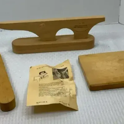 Dritz No. 695 Point Presser and Pounding Block Sewing Tool