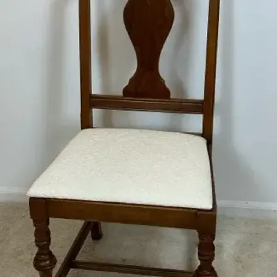 Traditional Wooden Dining Side Chair 