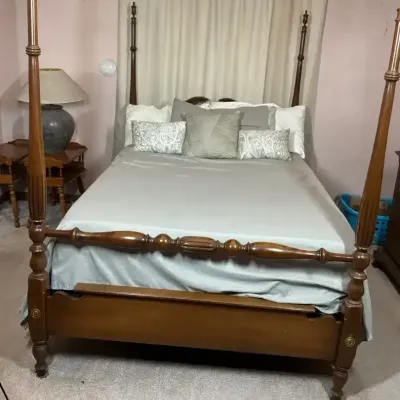 Full Size Four Poster Bed With Mattress And Box Springs 