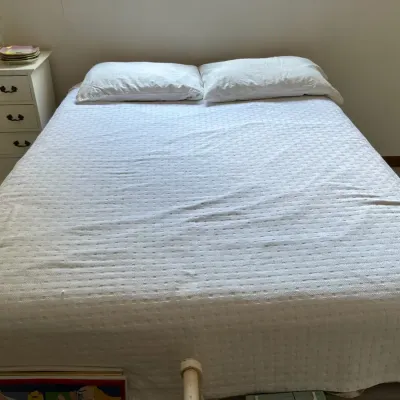 Queen/Full Size Bed With Mattress, Box Springs And Frame 