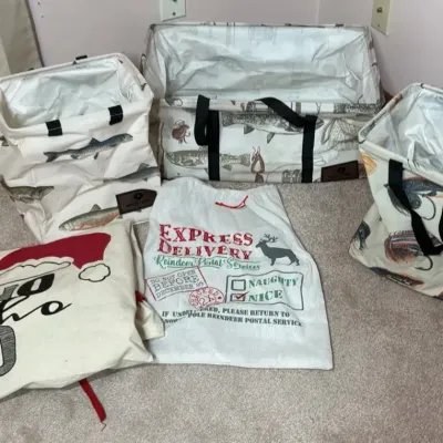 Mossey Oak Carrying Bags And Christmas Bags 