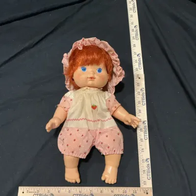 1982 Kenner Strawberry Shortcake Doll