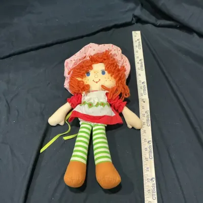 Vintage 1908 Kenner Strawberry Shortcake Plush Rag Doll 