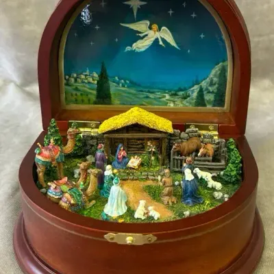 The Danbury Mint Nativity Music Box 