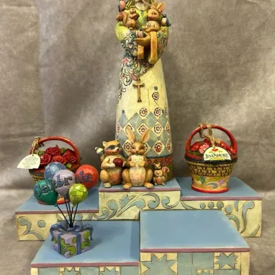 Jim Shore Decorative Collectibles & Large Base