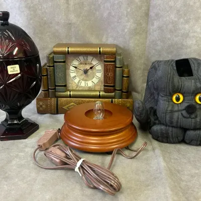 Assorted Household Decor Items 