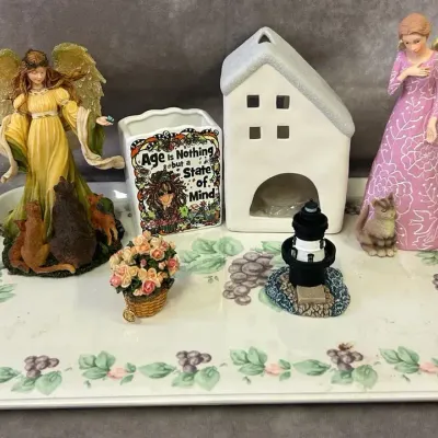 Assorted Home Decor Items 