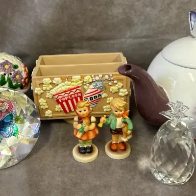 Lot of Assorted Decor Items 