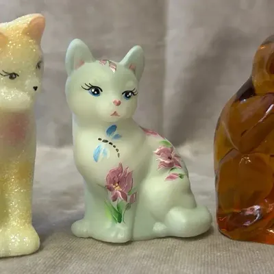 Fenton Glass Hand Painted Cat Trio 