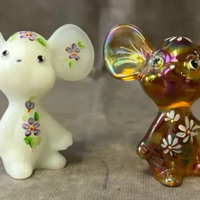 Pair of Vintage Fenton Glass Mice Sculptures 