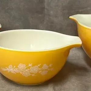 Pyrex Butterfly Gold Cinderella Nesting Bowl Set 