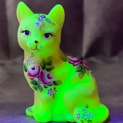 Fenton Uranium Glass Flower Painted Cat
