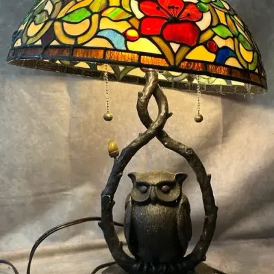 Tiffany-Style Stained Glass Owl Table Lamp
