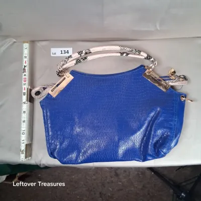 Sale Photo Thumbnail #372
