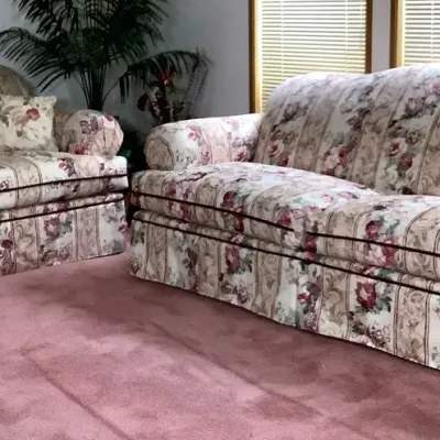 Matching Sofa & Loveseat 