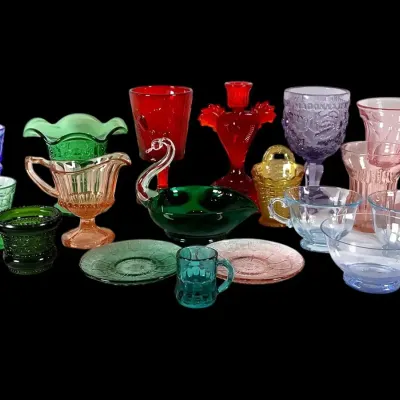 (20) Vintage Colored Glass Pieces