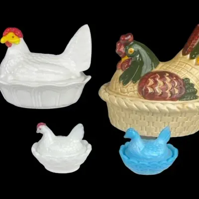 Vintage Hen On Nest - Fenton And Others 