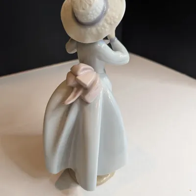 1997 Lladro Premiere Issue Figurine "Caught In The Act" #6439 Stands 9" Tall