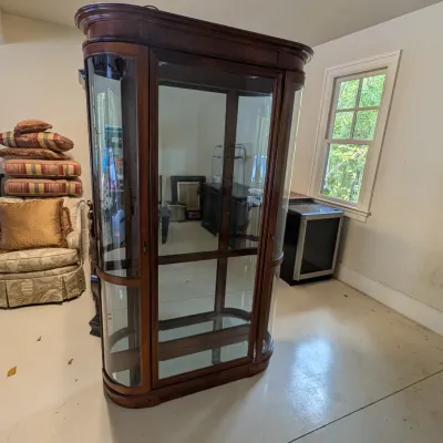 Pulaski Furniture Curved End Illuminated Curio Cabinet