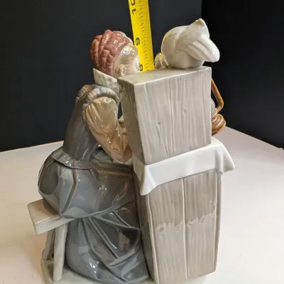 1982 Lladro Norman Rockwell Series Figurine "Summer Stock" #1407 Stands 9 3/4" Tall x 8" Long #65