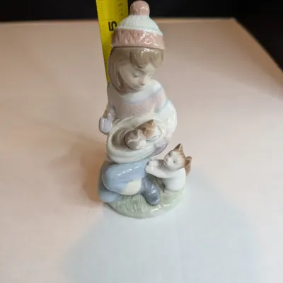 1992 Lladro Figurine "Friday's Child" #6020 Stands 5 1/2" Tall No Box #48