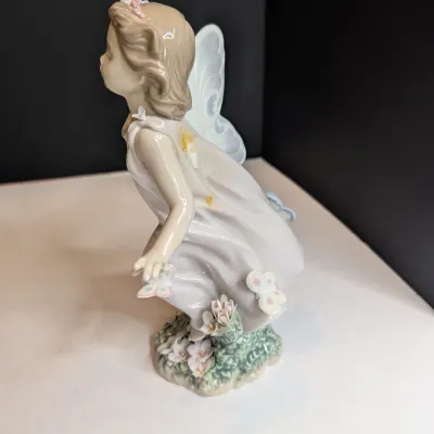 2002 Lladro Figurine "Butterfly Wings" #6875 Stands 9 1/4" Tall Damaged & No Box #80
