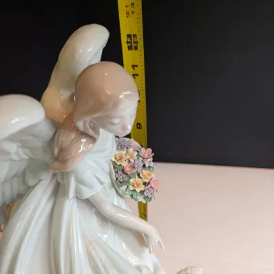 2001 Lladro Figurine #1867 "Flowers Of Peace" LE 729/4000 Pieces Stands 13" Tall x 8 3/4" Long No Box #44