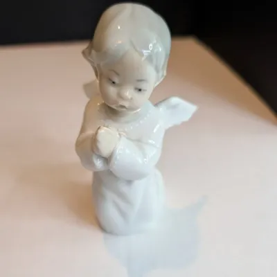 1970 Lladro Figurine "Praying Angel Kneeling" #4538 Stands 5 1/4" Tall No Box #46