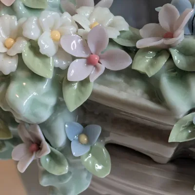 2000 Lladro Figurine "Morning Song" #6658 Stands 8 1/2" Tall x 7" Long No Box & Damaged #62
