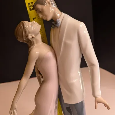 1997 Lladro Figurine "Happy Anniversary" #6475 Stands 12 1/2" Tall No Box #78
