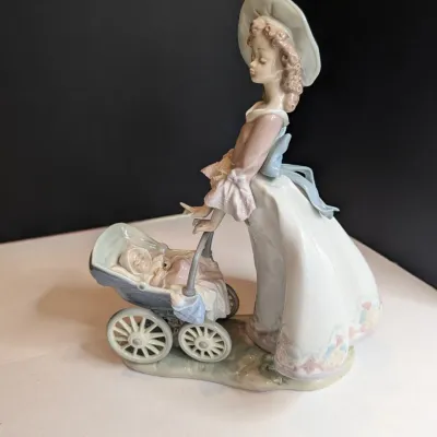 1992 Lladro Figurine "Sisters Pride" #5878 Stands 10 1/2" Tall No Box #81