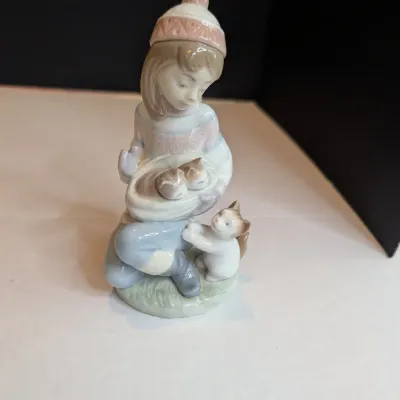 1992 Lladro Figurine "Friday's Child" #6020 Stands 5 1/2" Tall No Box #48