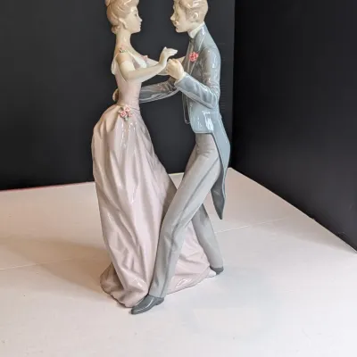 1978 Lladro Figurine "Anniversary Waltz Dance Couple" #1372 Stands 12 1/4" Tall #78
