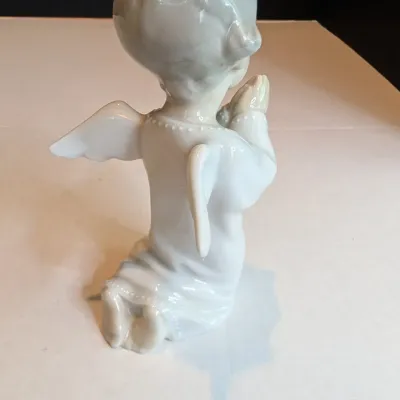 1970 Lladro Figurine "Praying Angel Kneeling" #4538 Stands 5 1/4" Tall No Box #46