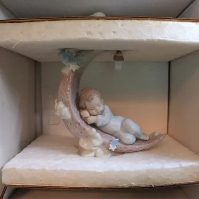 1997 Lladro Figurine "Heavenly Slumber" Baby On Moon #6479 Stands 7" Tall #68