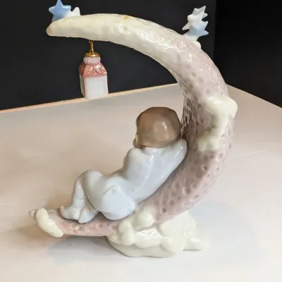 1997 Lladro Figurine "Heavenly Slumber" Baby On Moon #6479 Stands 7" Tall #68