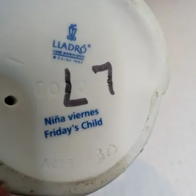1992 Lladro Figurine "Friday's Child" #6020 Stands 5 1/2" Tall No Box #48